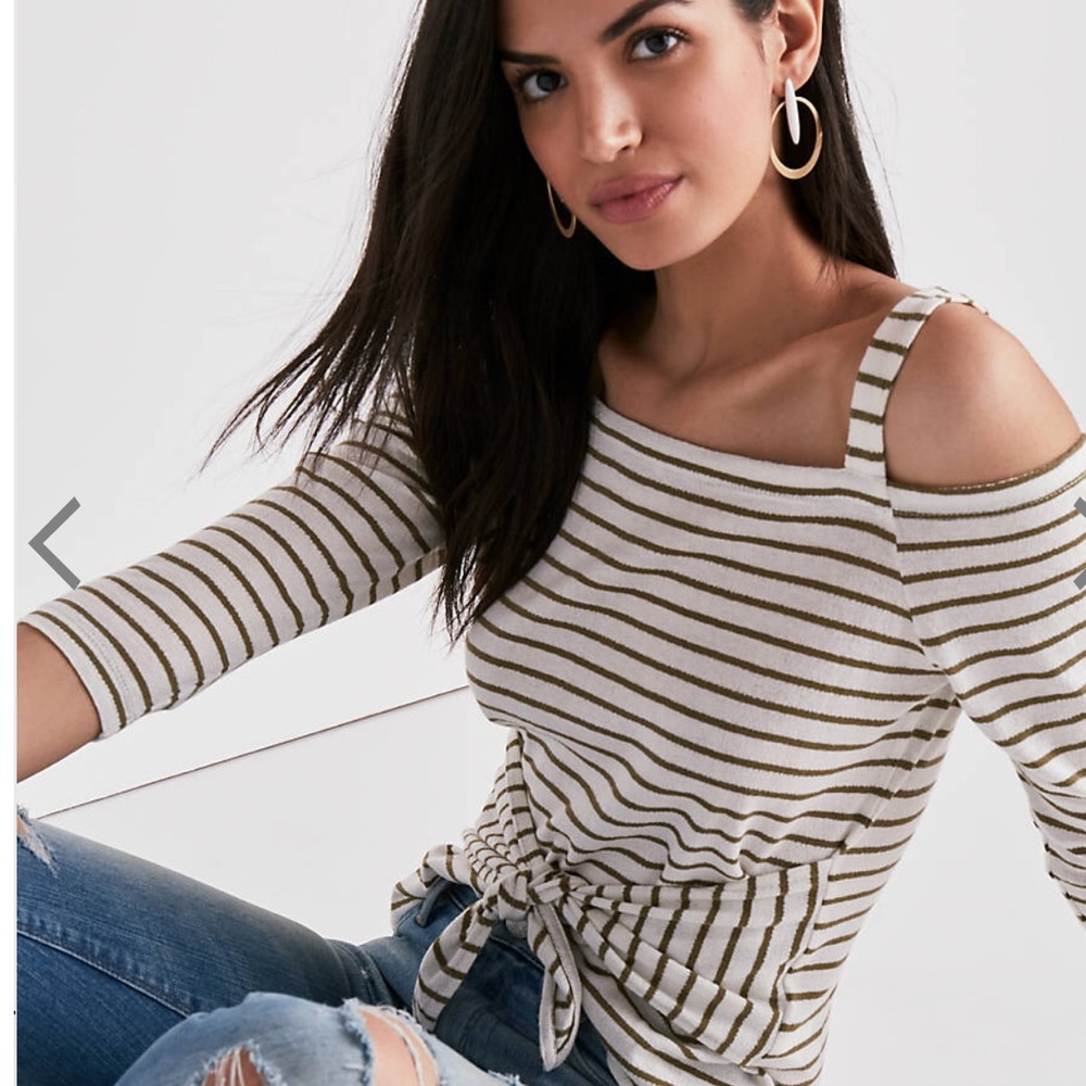 BRAND NEW Lucky Off The Shoulder Shirt with Tie